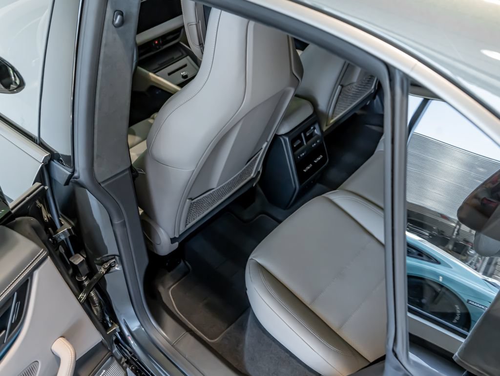 New 2026 Porsche Macan Turbo Electric AWD/4WD image 22