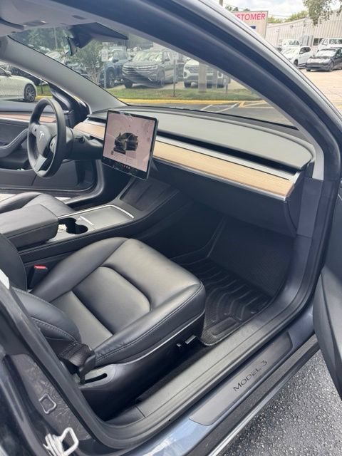 Used 2022 Tesla Model 3 Standard Range RWD image 16