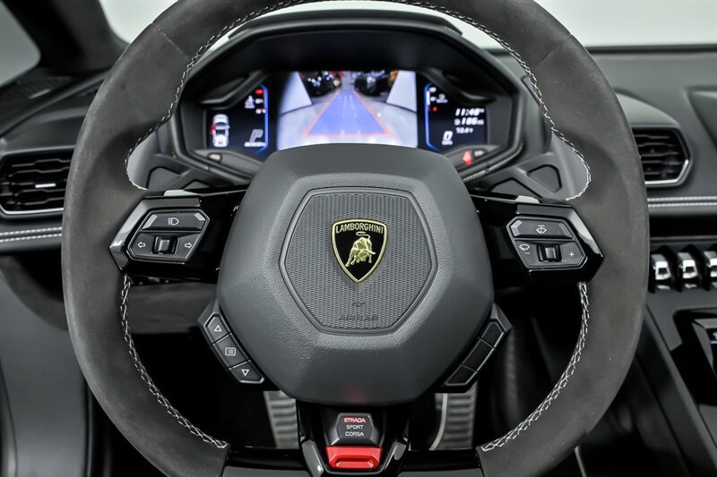 Used 2022 Lamborghini Huracan EVO RWD image 24