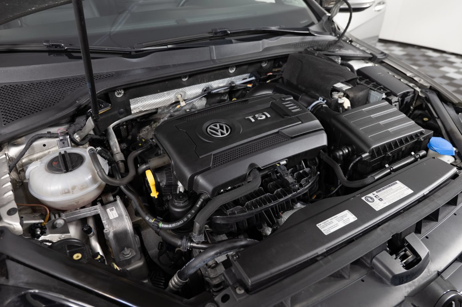 Used 2017 Volkswagen Golf SE FWD image 40