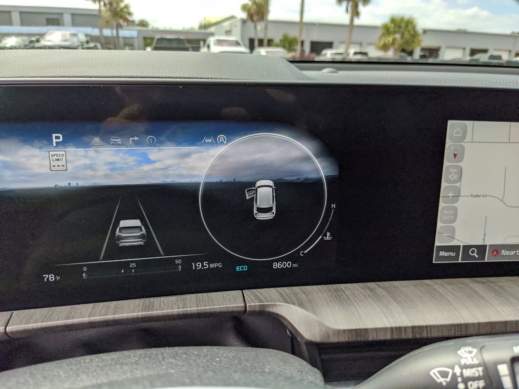 Used 2025 Kia Telluride SX w/ SX Captain's Chair Package image 35