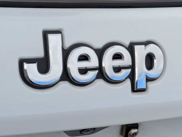 Used 2025 Jeep Compass Latitude AWD/4WD image 13