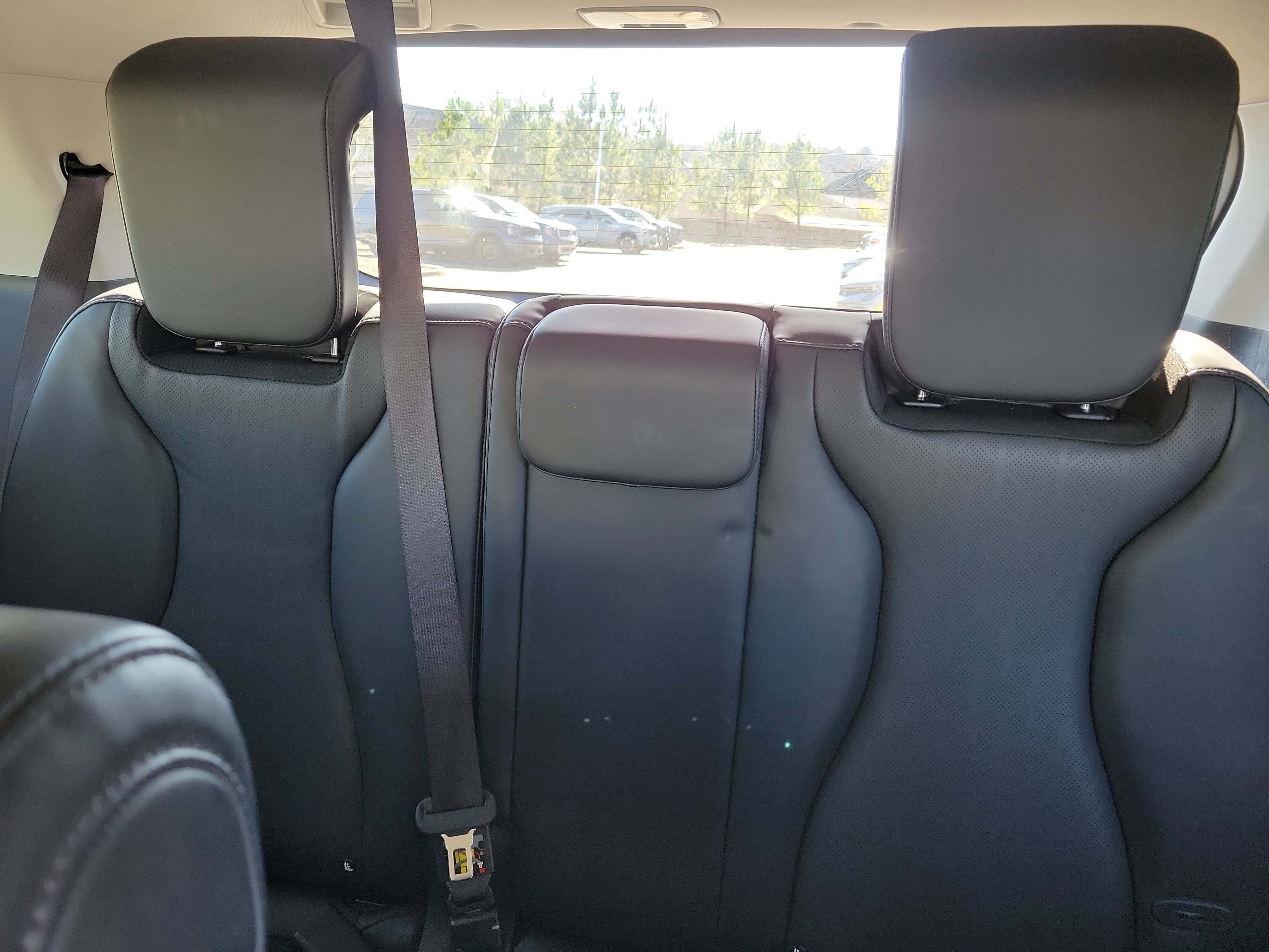 Used 2023 Kia Carnival LX image 8