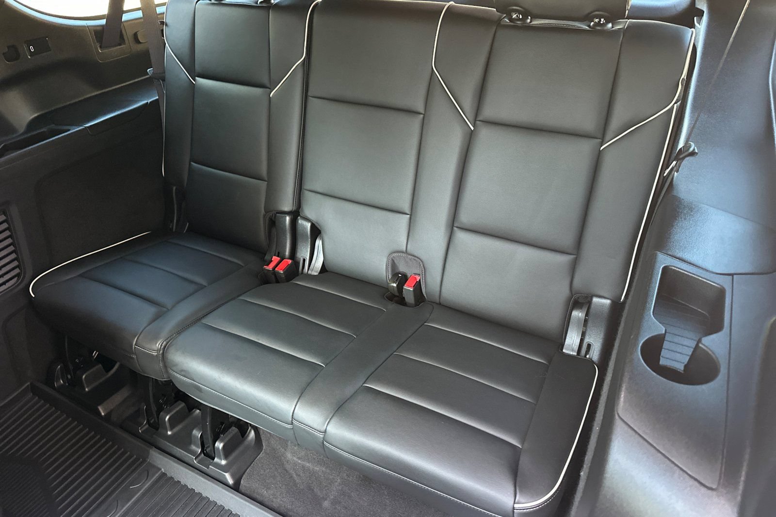 Used 2023 Cadillac Escalade ESV Premium Luxury w/ LPO, Radiant Package AWD/4WD image 14