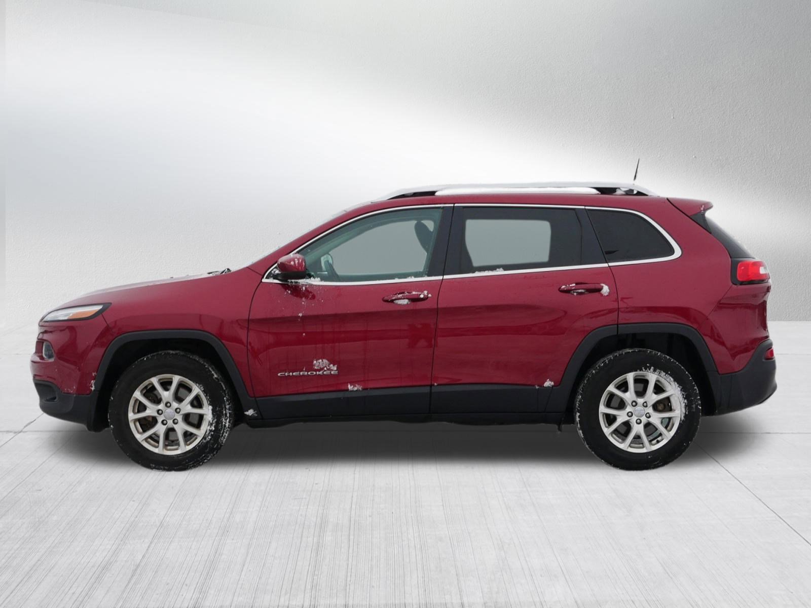 Used 2017 Jeep Cherokee Latitude image 4