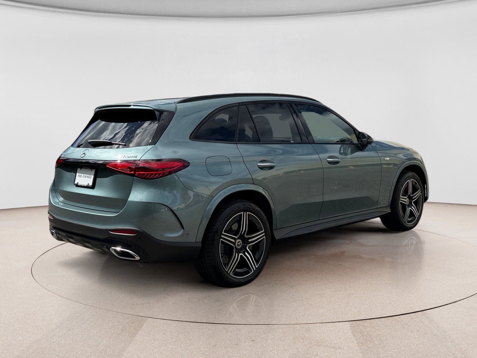 Used 2025 Mercedes-Benz GLC 350e 4MATIC image 5
