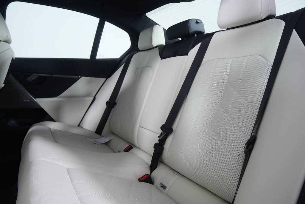 Used 2026 BMW 530i RWD image 16
