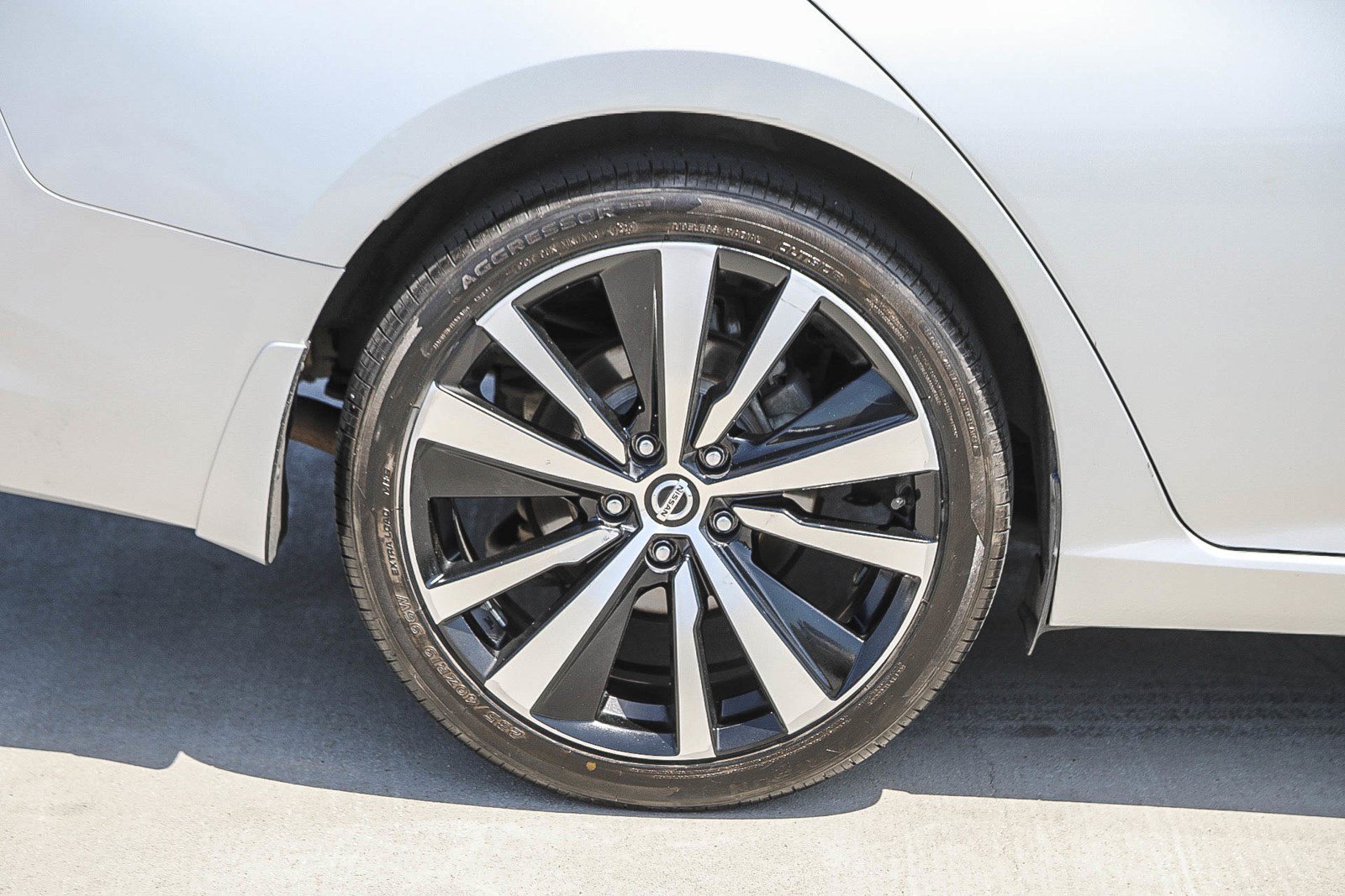Used 2021 Nissan Altima 2.5 SR FWD image 11