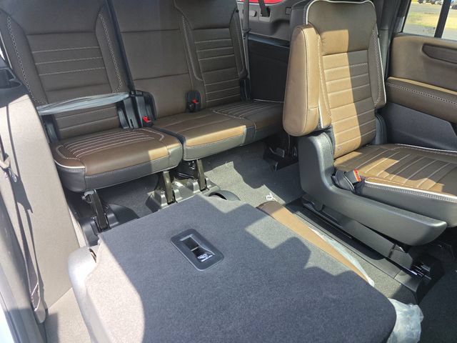 New 2026 GMC Yukon XL Denali Ultimate w/ LPO, Floor Liner Package AWD/4WD image 25