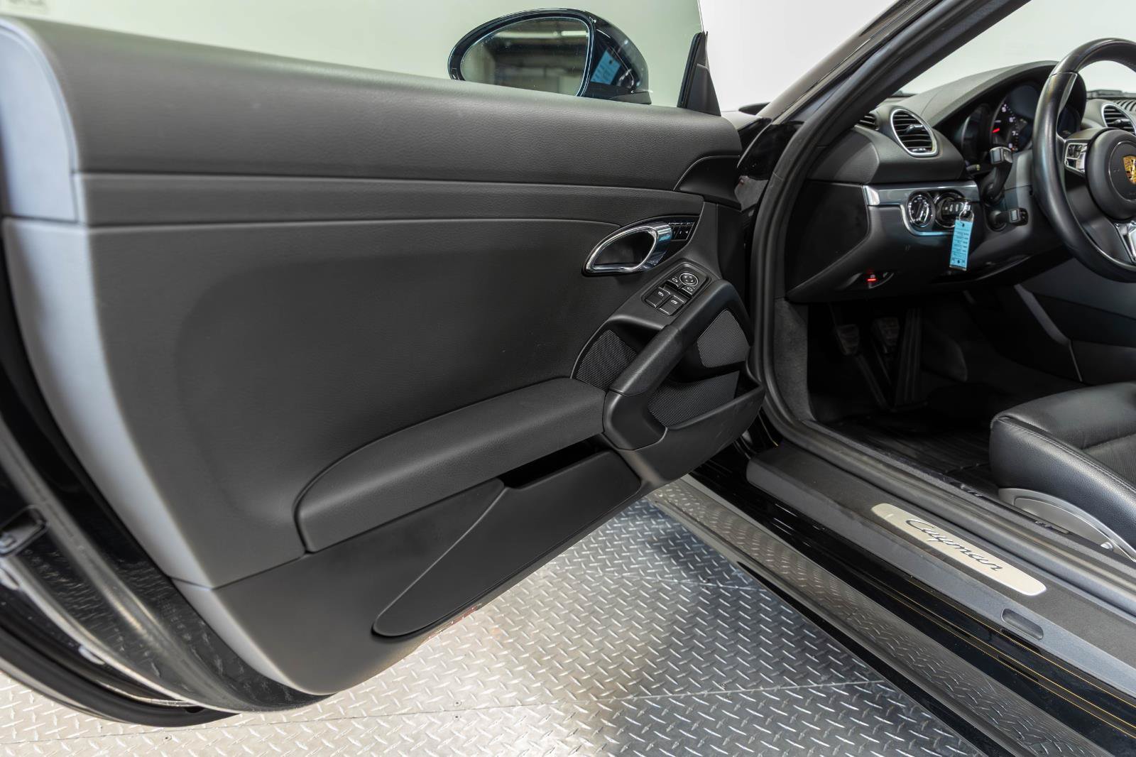 Used 2018 Porsche 718 Cayman RWD image 70