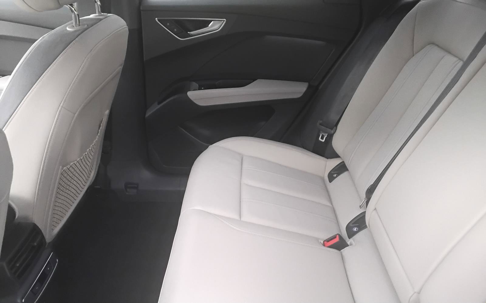 Used 2025 Audi Q4 e-tron Premium image 20