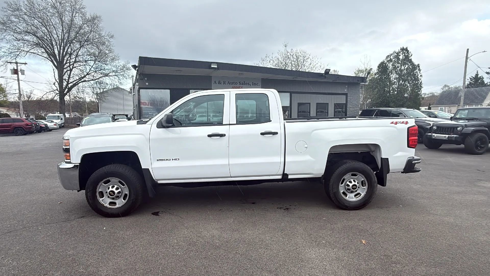 Used 2018 Chevrolet Silverado 2500 W/T w/ Snow Plow Prep Package AWD/4WD image 4