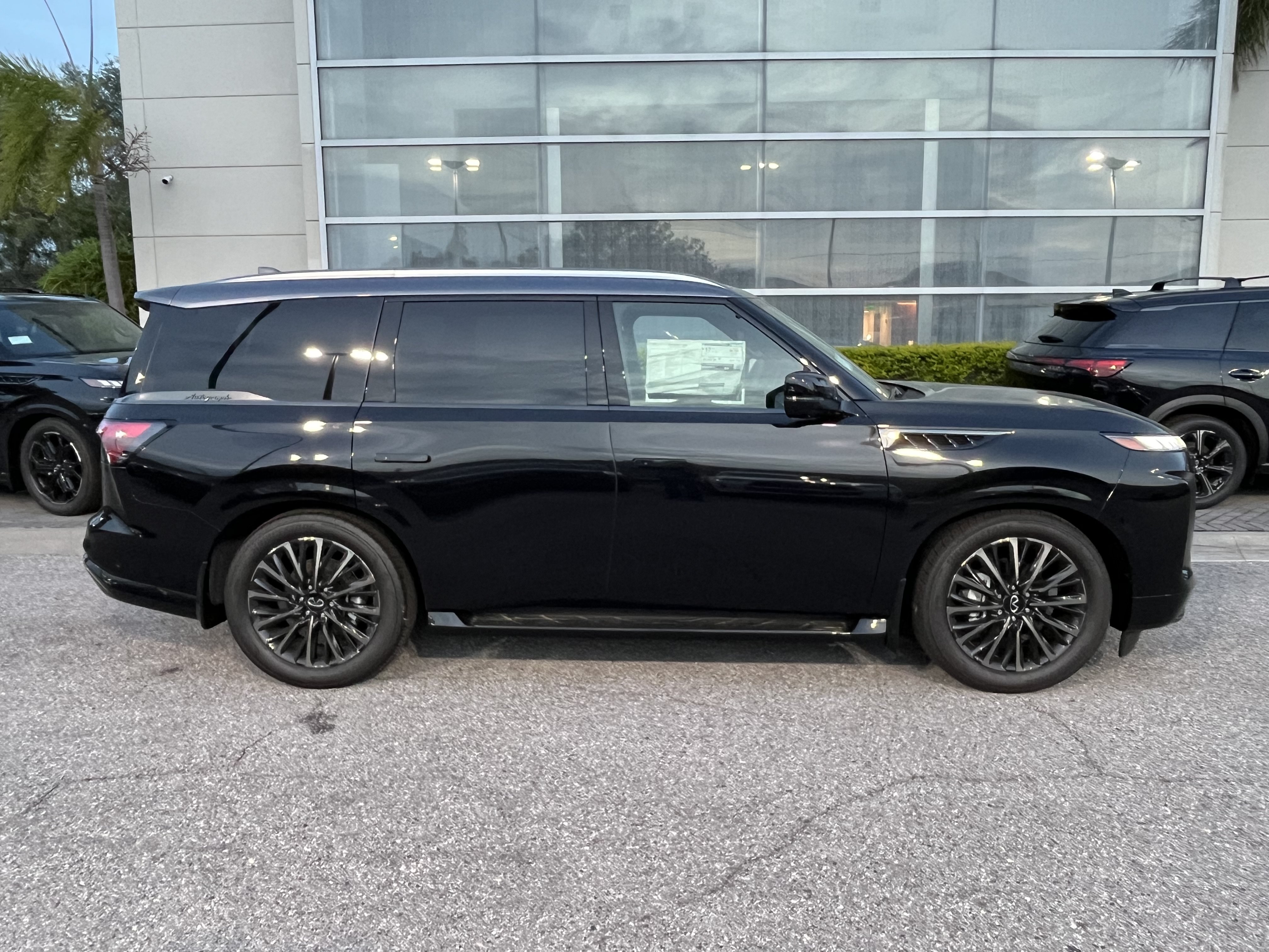 Certified 2026 INFINITI QX80 Autograph w/ Premium Cargo Package AWD/4WD image 6