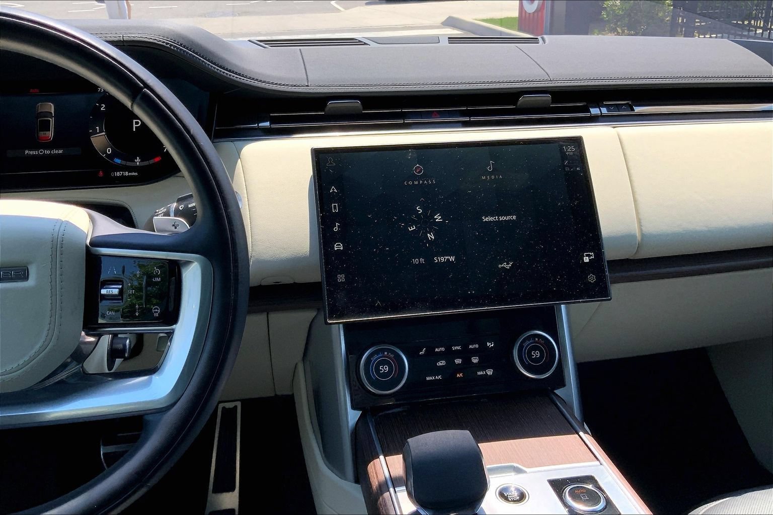 Used 2023 Land Rover Range Rover SE AWD/4WD image 6
