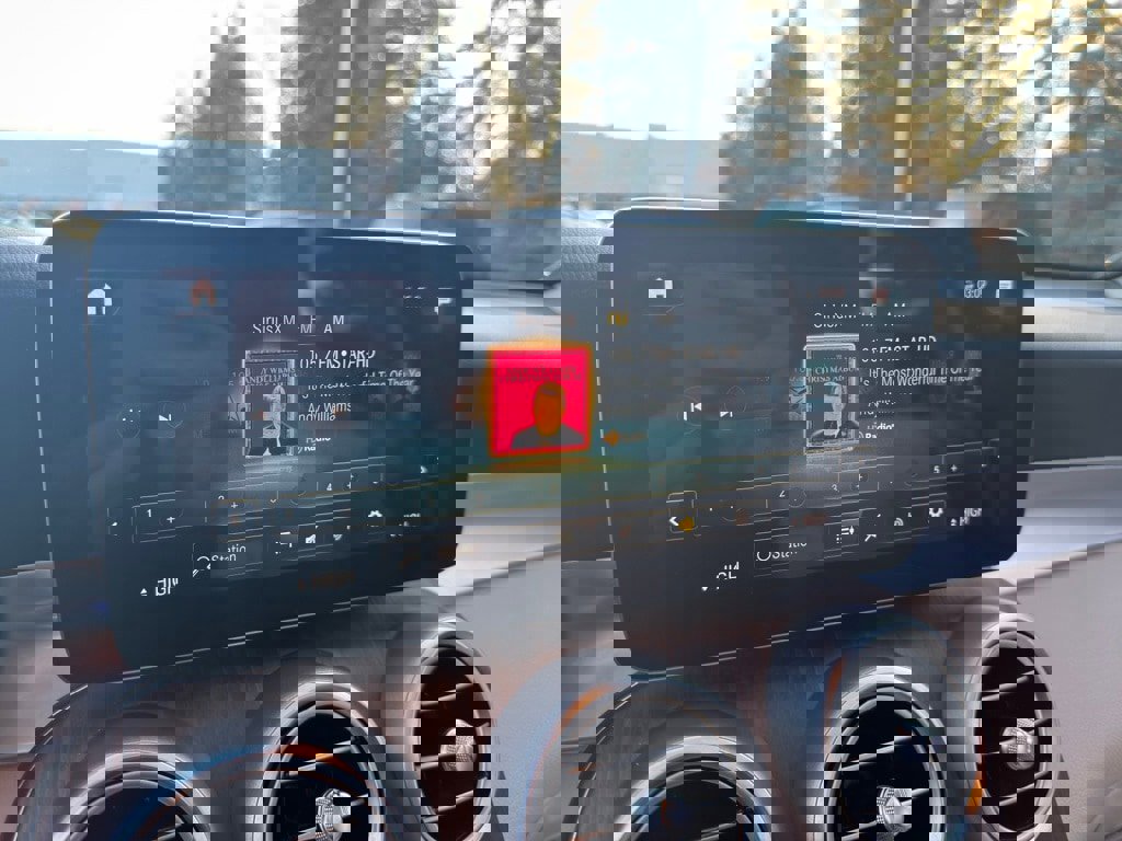 Used 2022 Mercedes-Benz GLC 300 4MATIC image 23