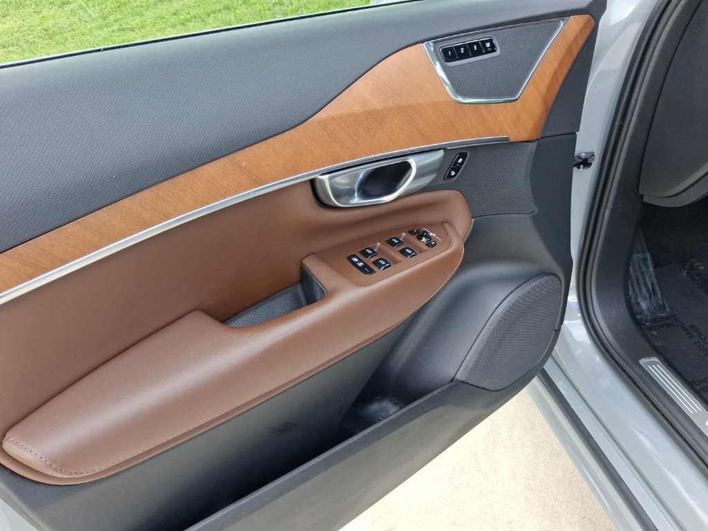 Certified 2024 Volvo XC90 B5 Plus w/ Protection Package Premier AWD/4WD image 15