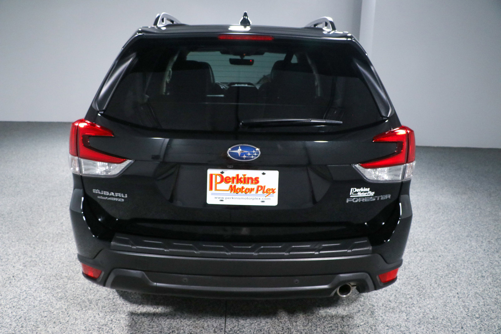 Used 2024 Subaru Forester Limited w/ Convenience Package image 8