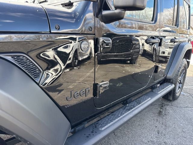 Used 2025 Jeep Wrangler Sport S image 4