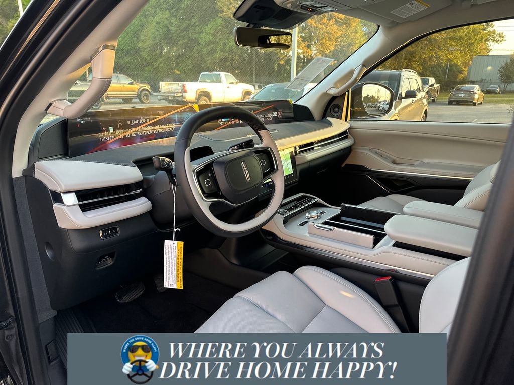 New 2026 Lincoln Navigator Premiere image 9