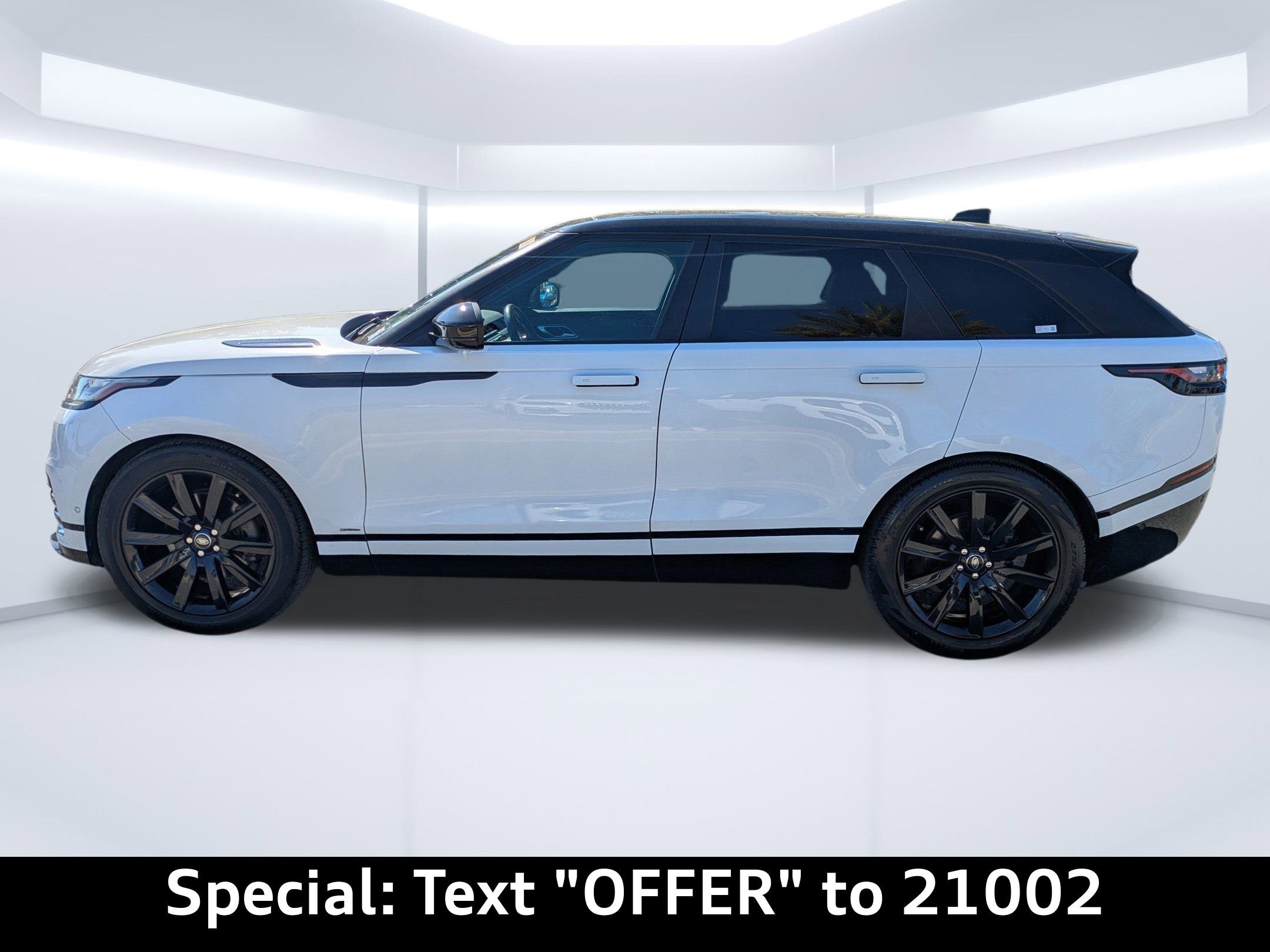 Used 2019 Land Rover Range Rover Velar R-Dynamic SE image 7