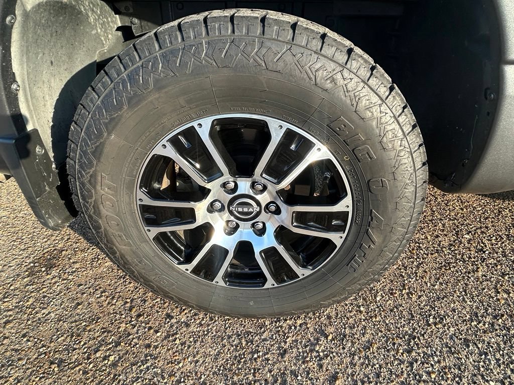 Used 2024 Nissan Titan SV w/ SV Convenience Package AWD/4WD image 8