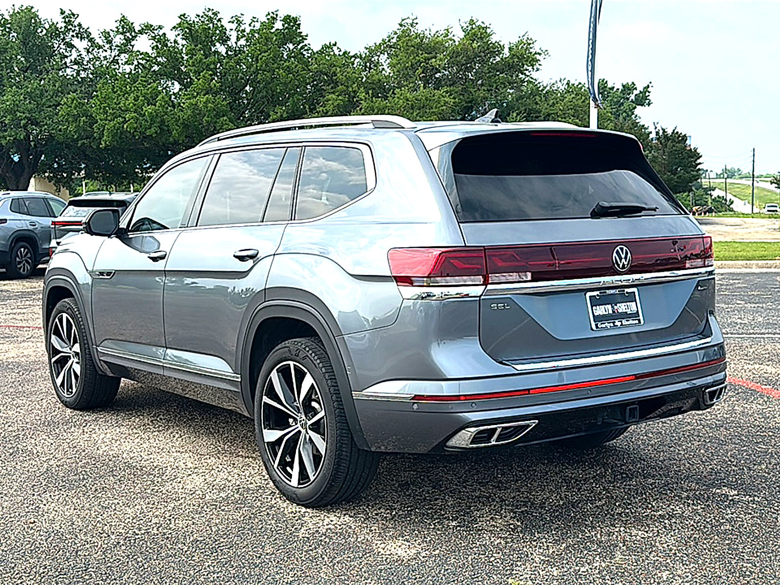 Used 2024 Volkswagen Atlas SEL Premium R-Line AWD/4WD image 6