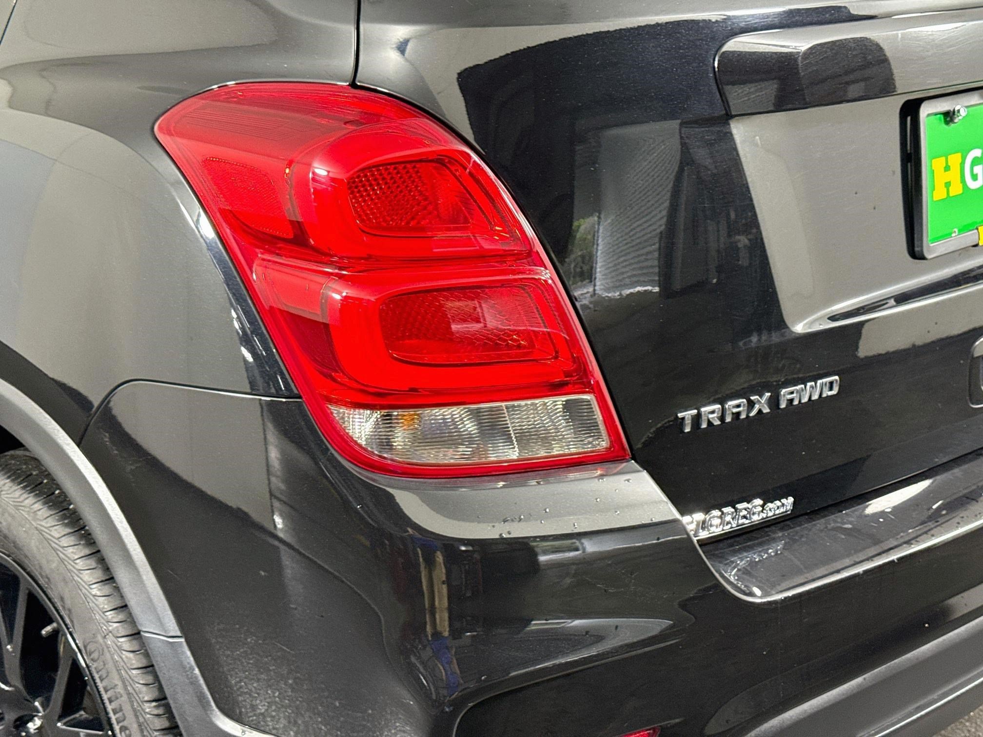 Used 2022 Chevrolet Trax LT w/ Midnight Edition AWD/4WD image 36
