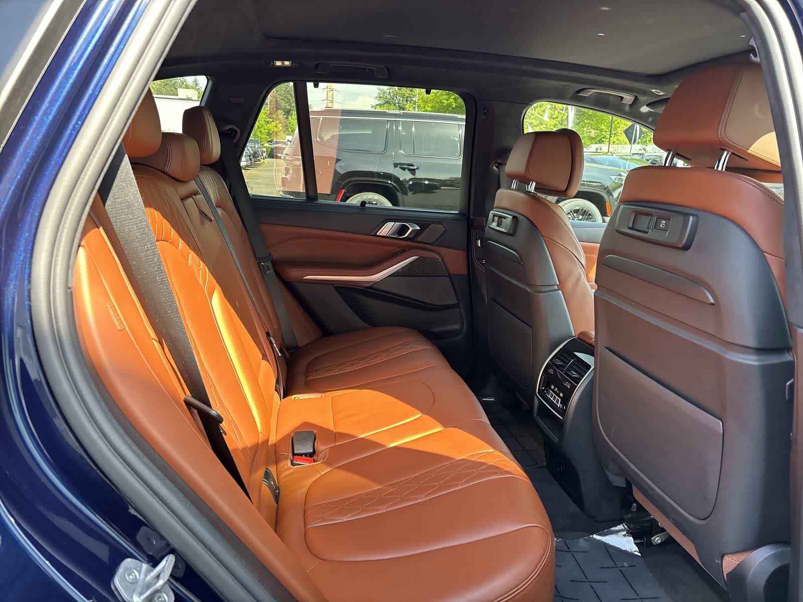Used 2022 BMW X5 M50i w/ Executive Package AWD/4WD image 7