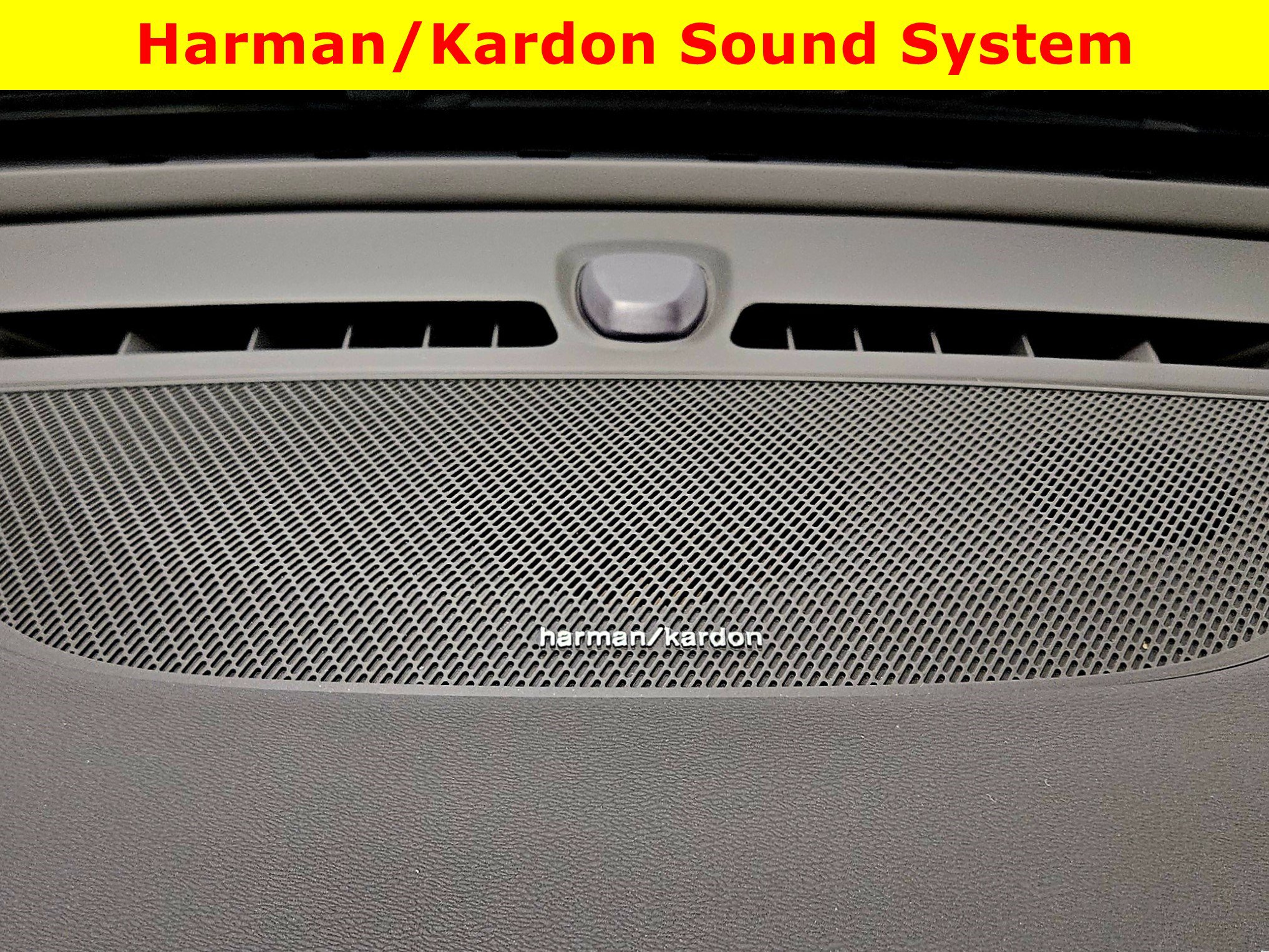 Used 2023 Volvo XC40 B5 Ultimate image 31