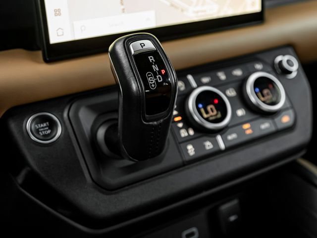 Certified 2022 Land Rover Defender 110 X AWD/4WD image 24