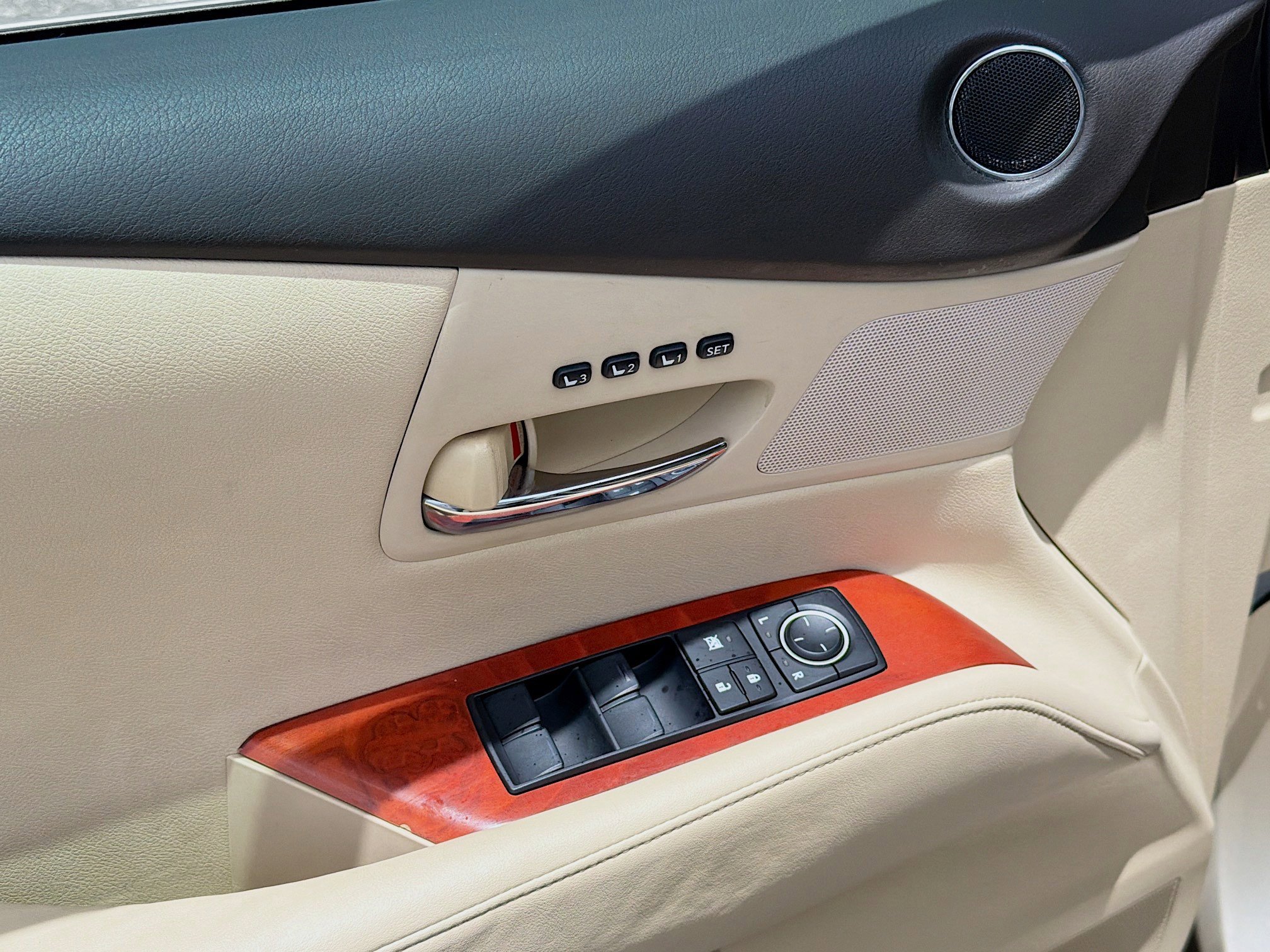 Used 2012 Lexus RX 350 FWD w/ Premium Pkg image 22
