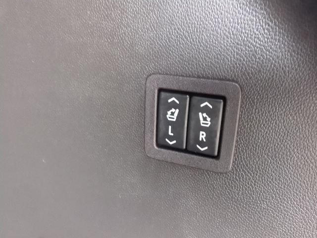 Used 2022 Buick Enclave Avenir w/ Avenir Technology Package AWD/4WD image 18