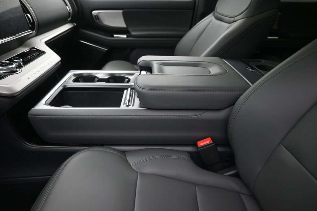 New 2026 Ford Expedition Active RWD image 21