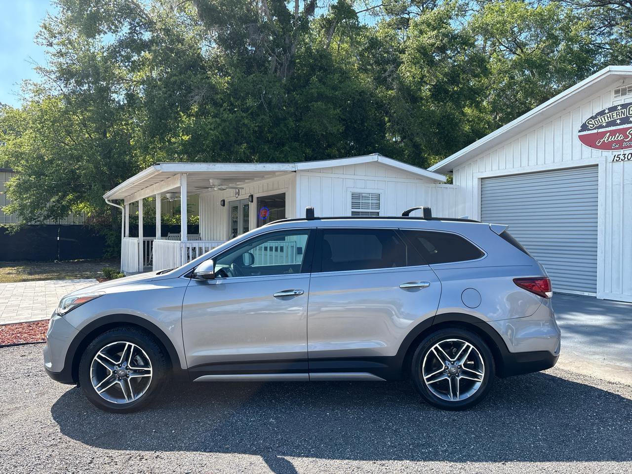 Used 2017 Hyundai Santa Fe Limited FWD image 8