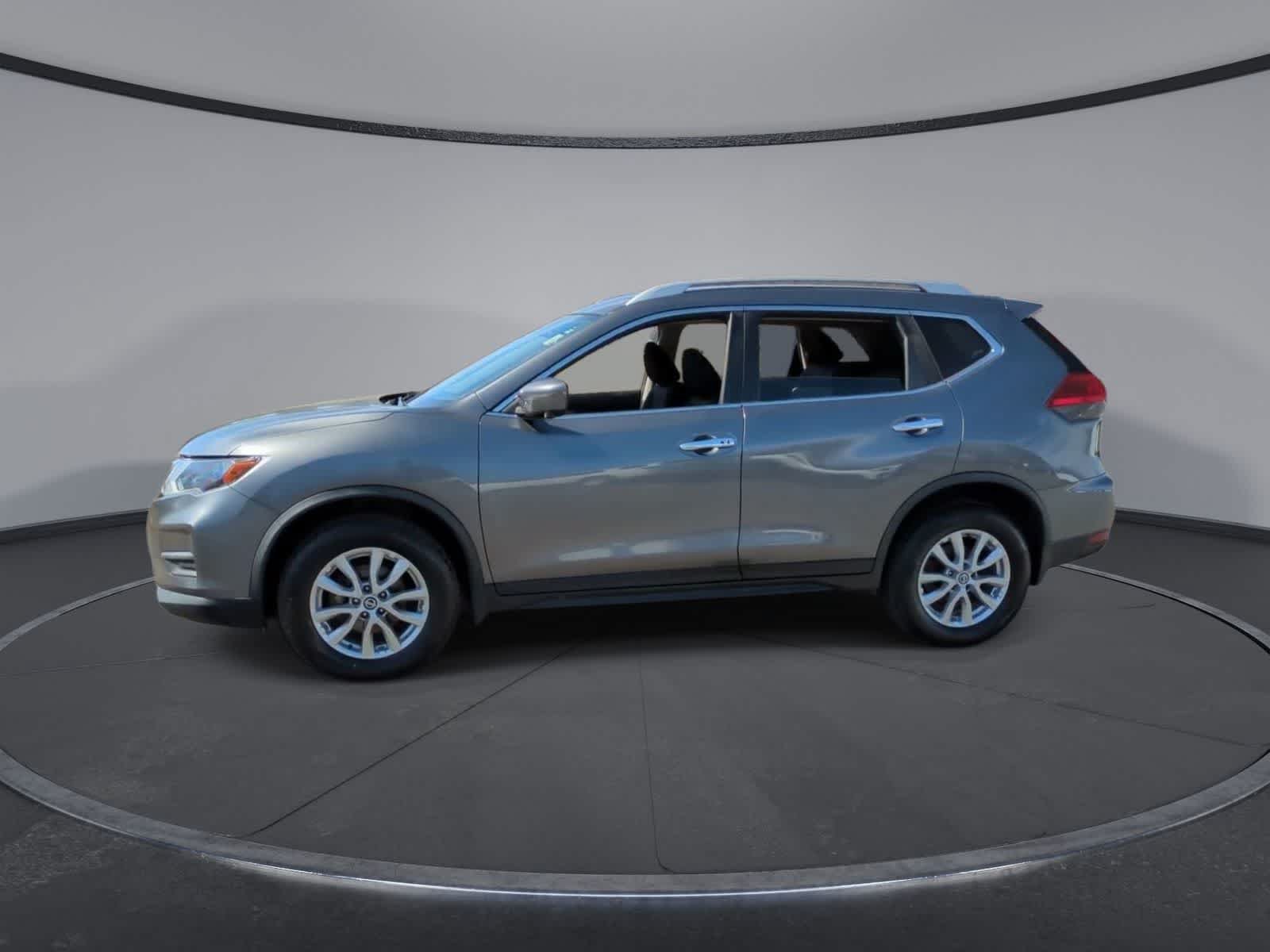 Used 2017 Nissan Rogue SV w/ SV Premium Package AWD/4WD image 4