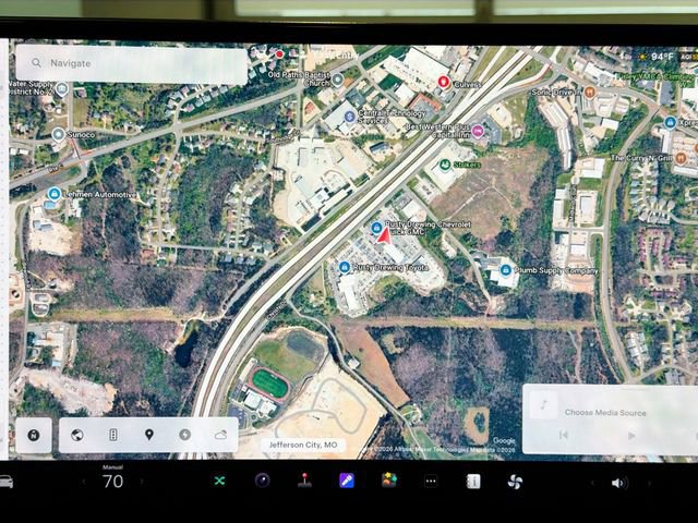 Used 2022 Tesla Model X Plaid image 12