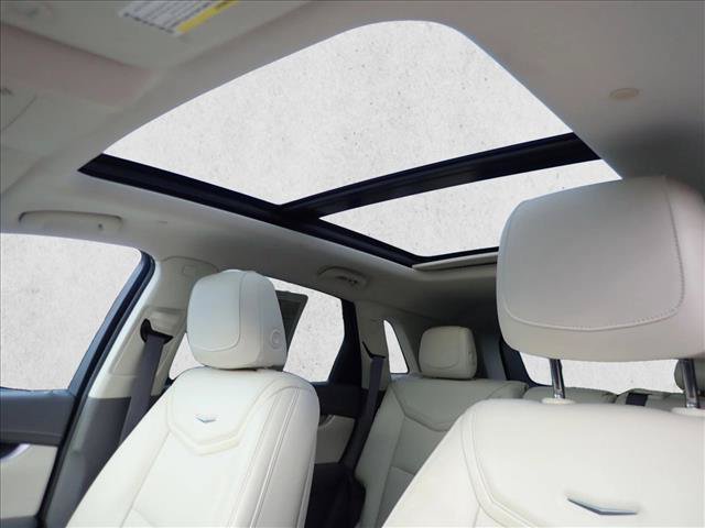Used 2017 Cadillac XT5 Luxury w/ Driver Awareness Package FWD image 14