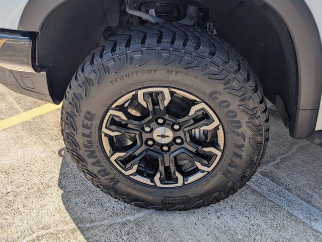 Certified 2025 Chevrolet Silverado 1500 ZR2 w/ Technology Package image 7