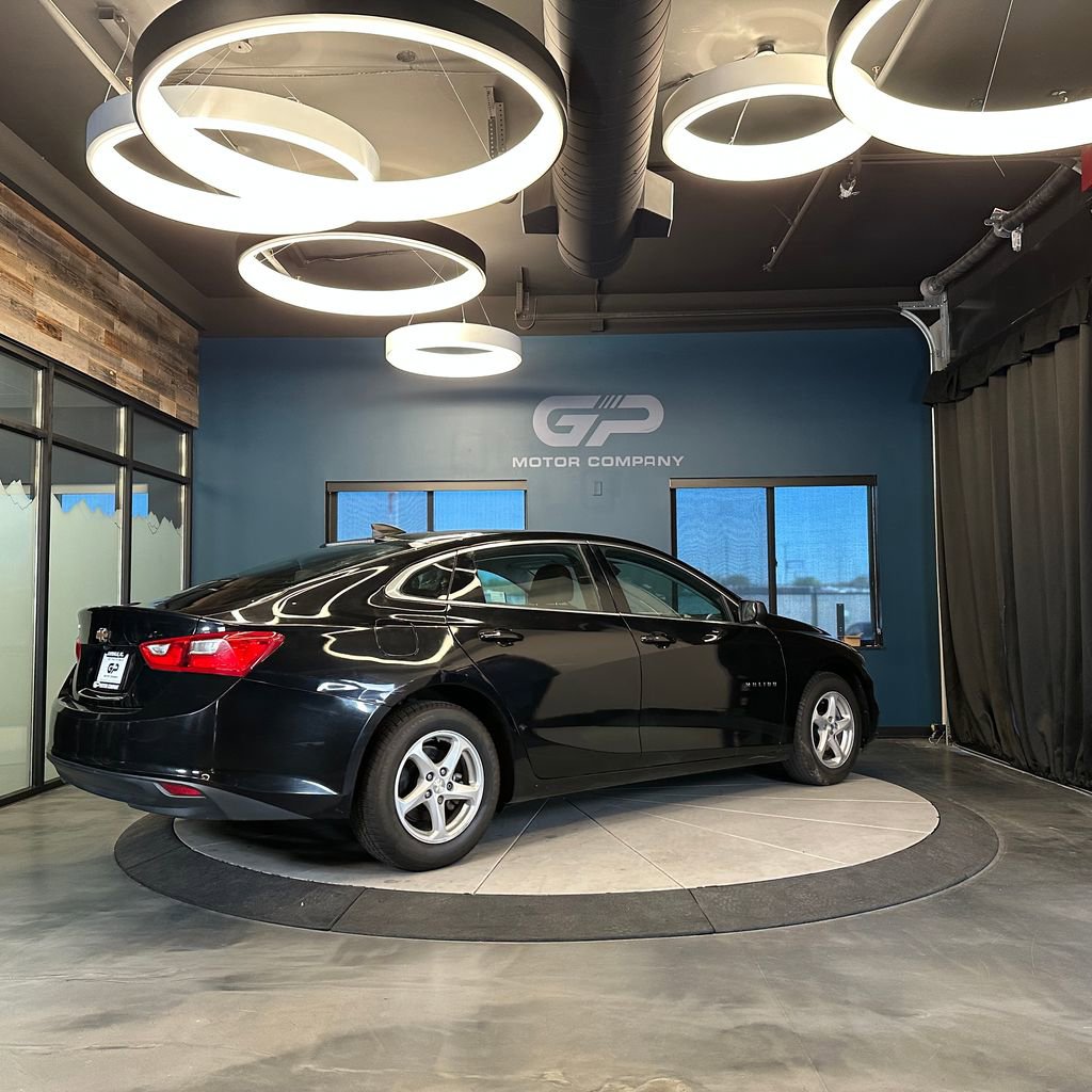 Used 2018 Chevrolet Malibu LS FWD image 3