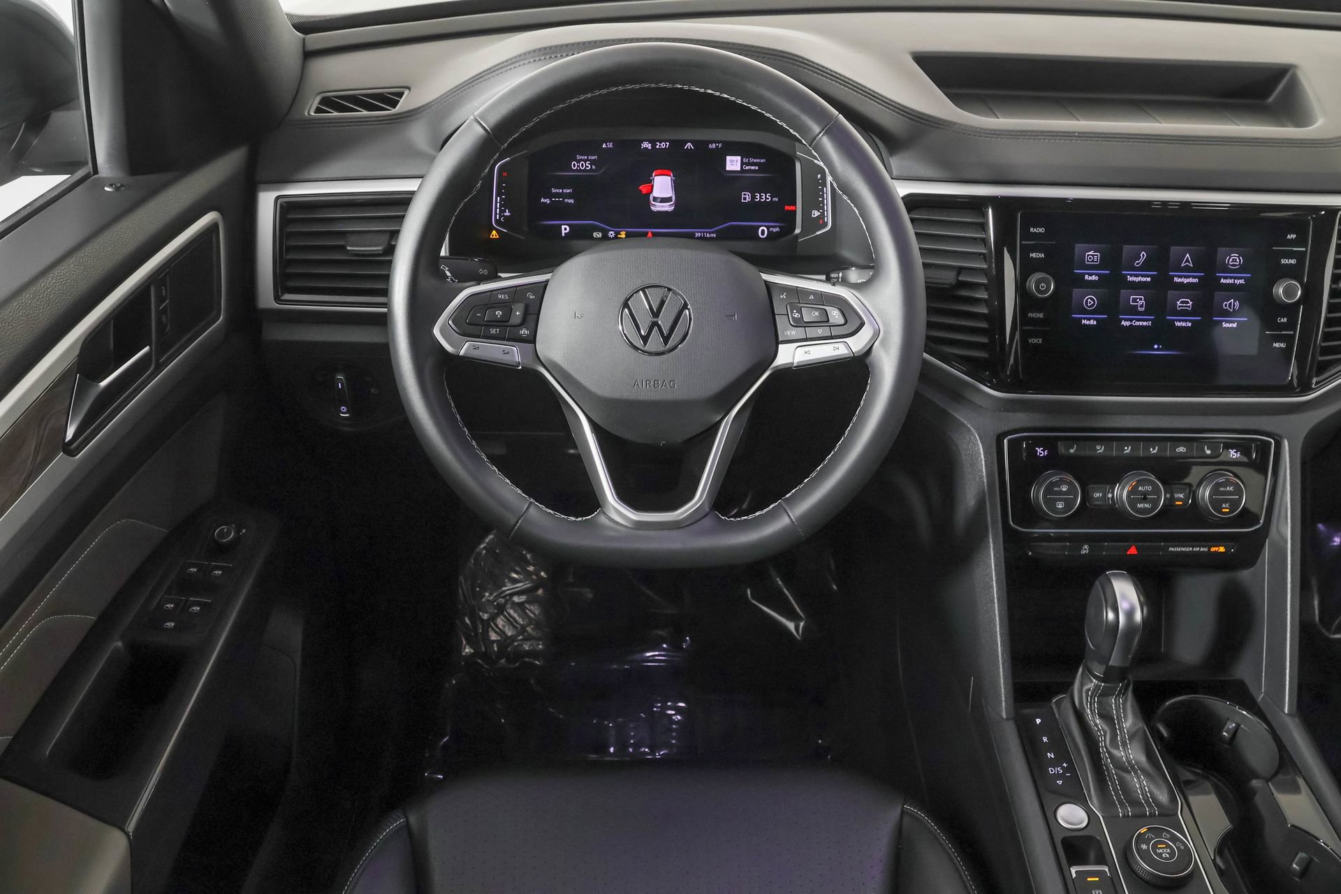 Used 2022 Volkswagen Atlas Cross Sport SE image 36