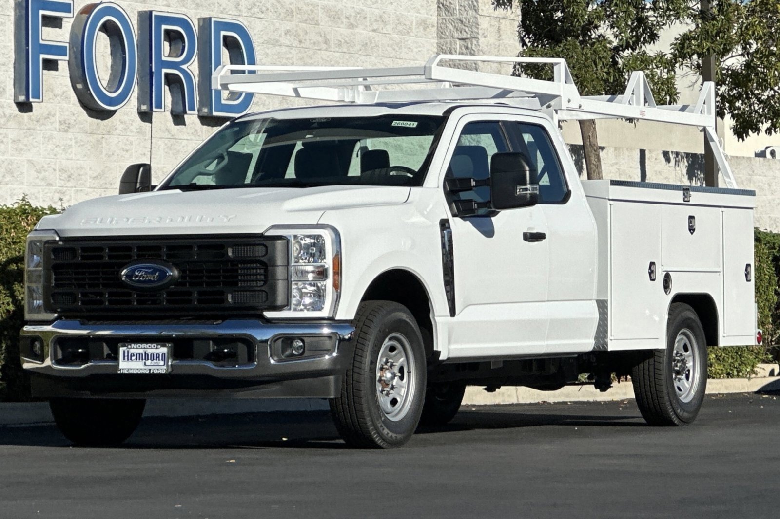 New 2026 Ford F250 XL w/ XL Chrome Package image 8