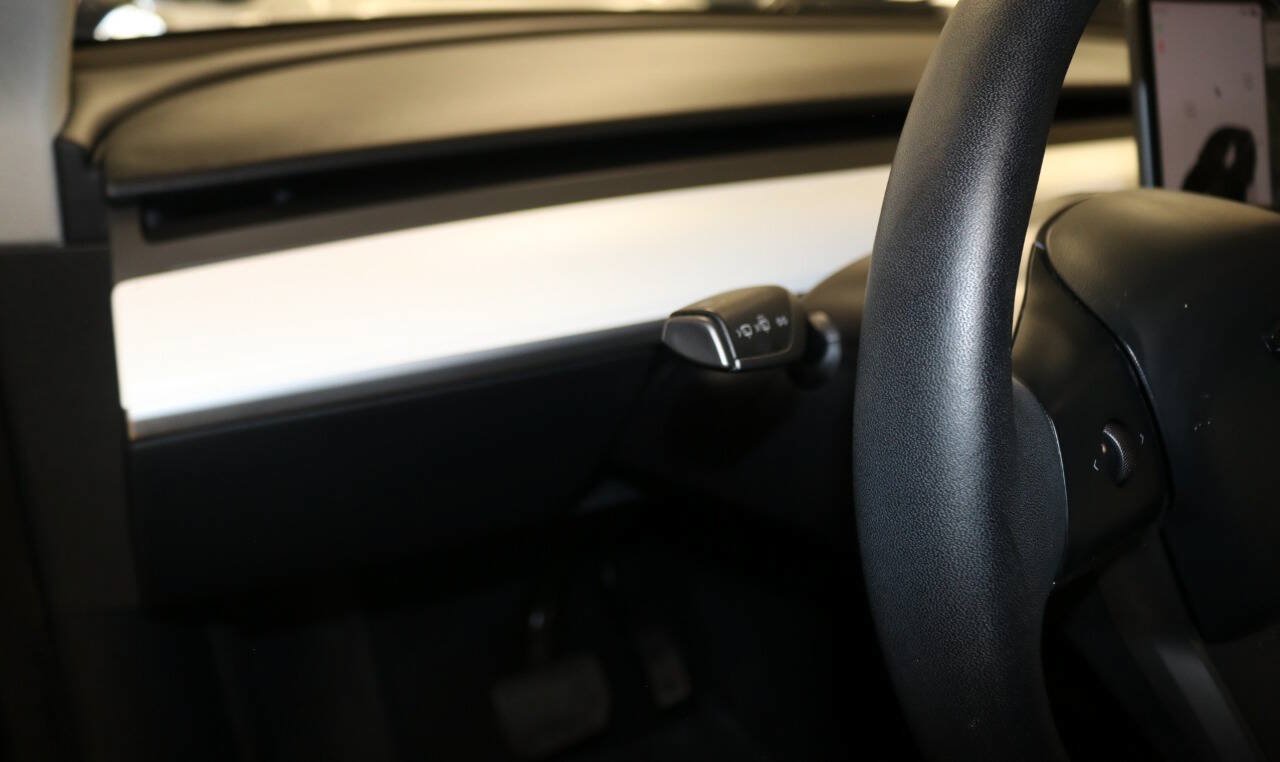 Used 2023 Tesla Model Y Long Range AWD/4WD image 50