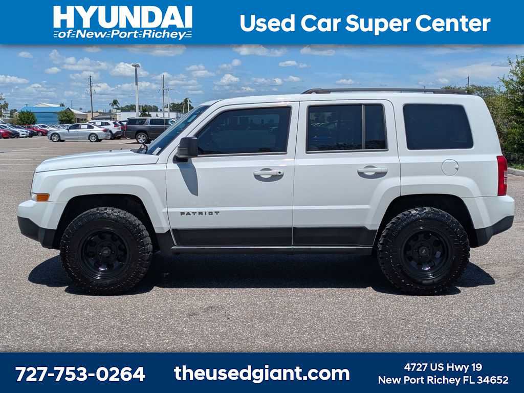 Used 2016 Jeep Patriot Latitude FWD image 6