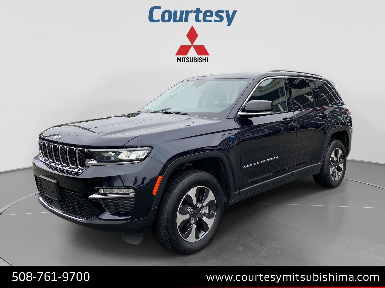Used 2024 Jeep Grand Cherokee Limited 4xe AWD/4WD image 1