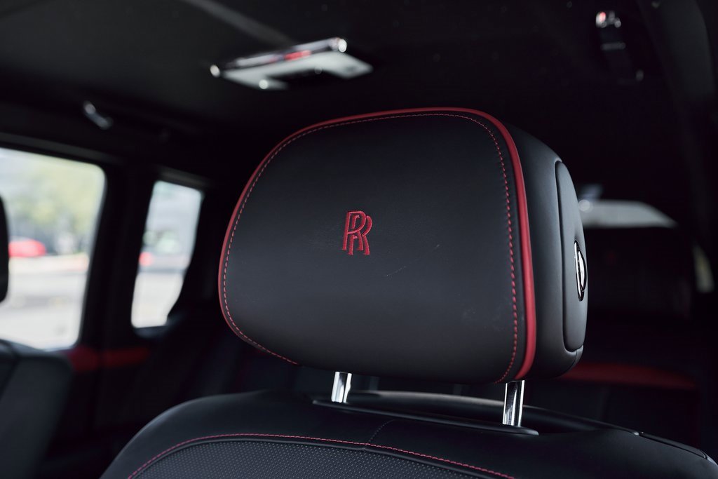 Used 2022 Rolls-Royce Cullinan Black Badge image 47