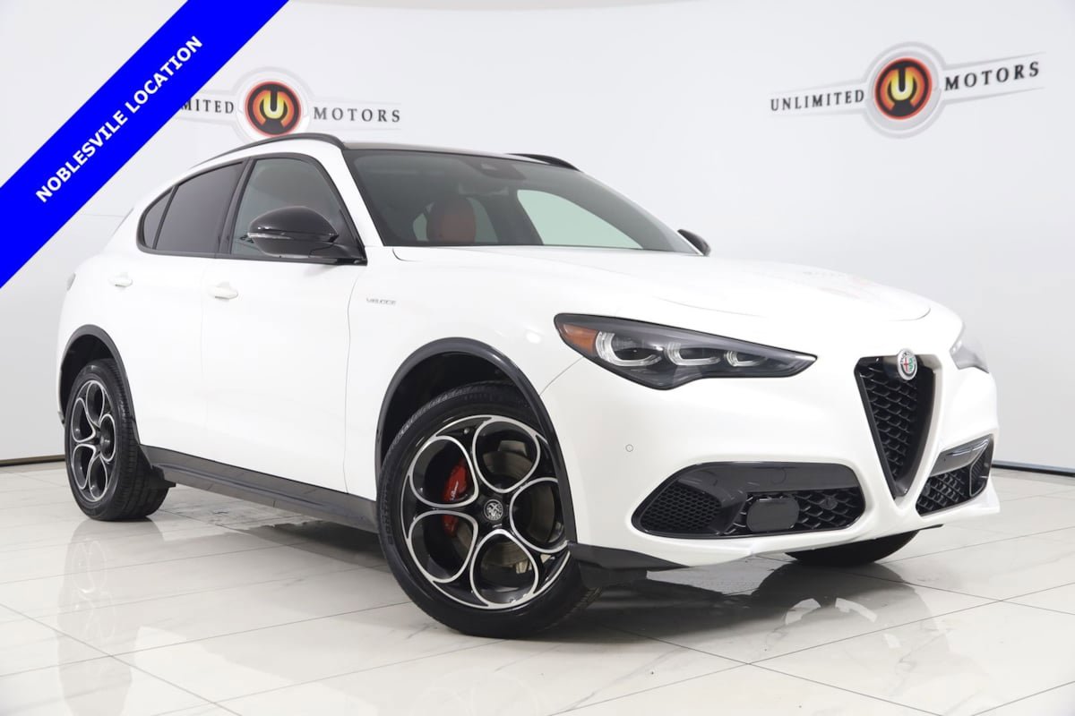 Used 2024 Alfa Romeo Stelvio Veloce image 1