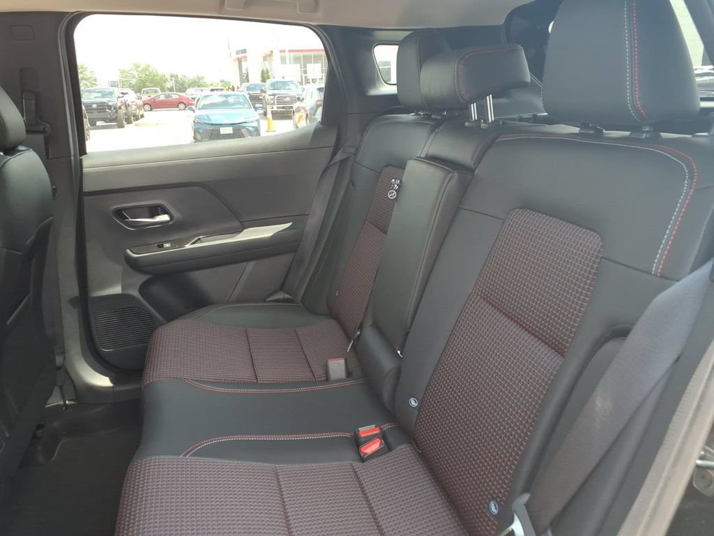 New 2026 Nissan Kicks SR w/ SR Premium Package AWD/4WD image 30