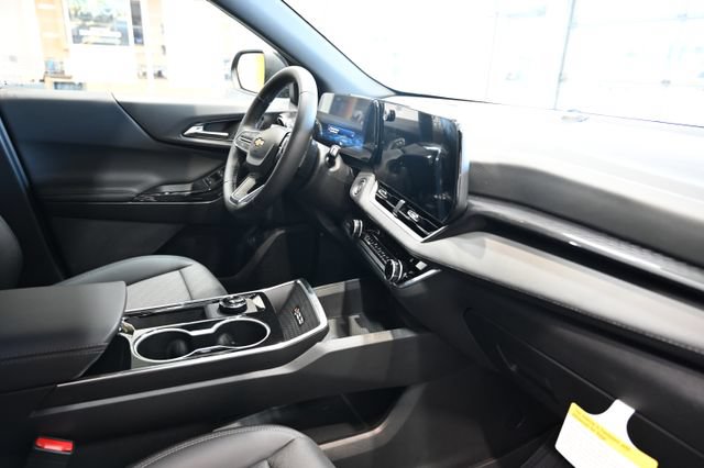 New 2026 Chevrolet Equinox LT w/ Convenience Package II FWD image 13