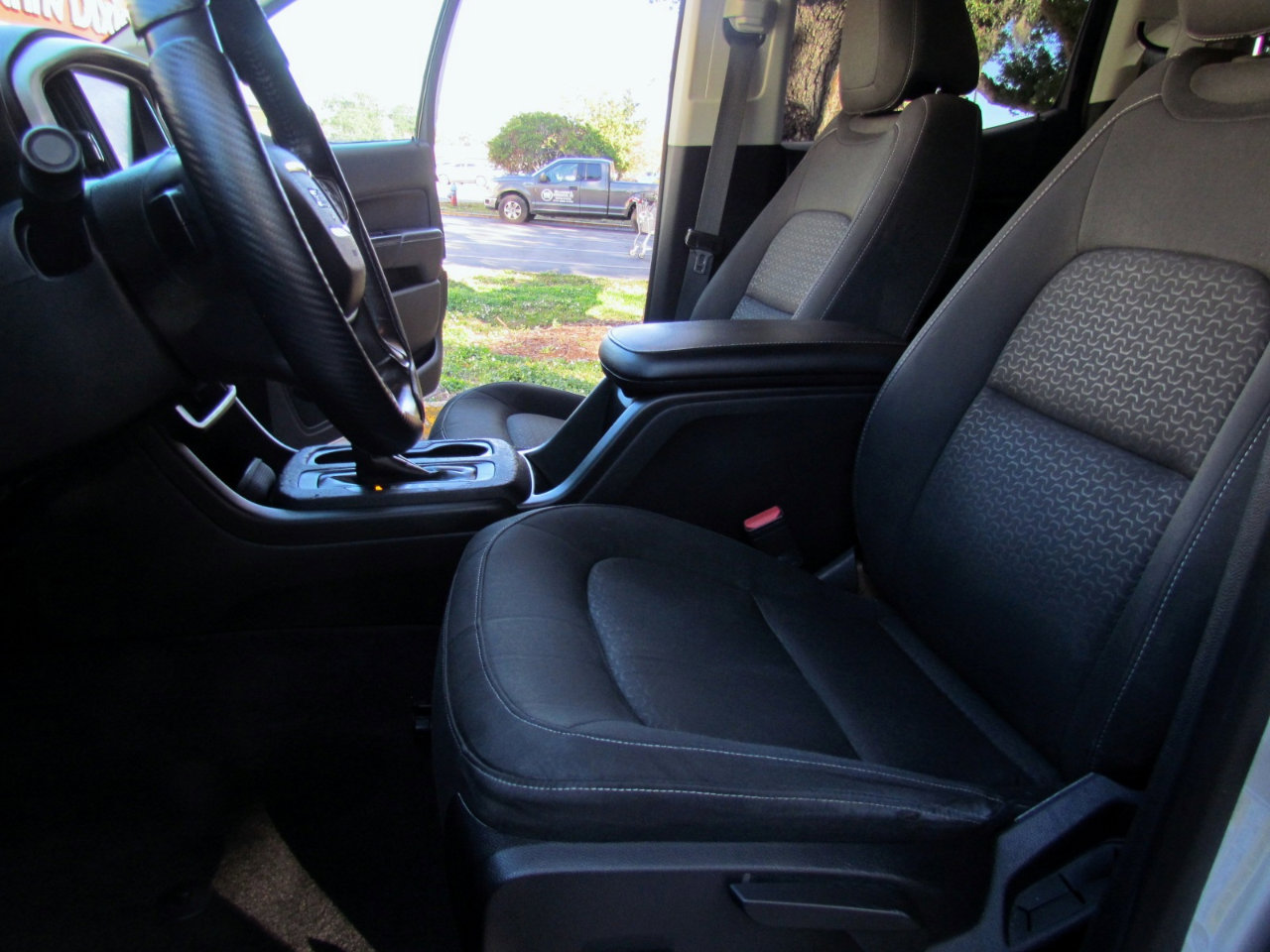 Used 2015 GMC Canyon SLE w/ SLE Convenience Package image 16