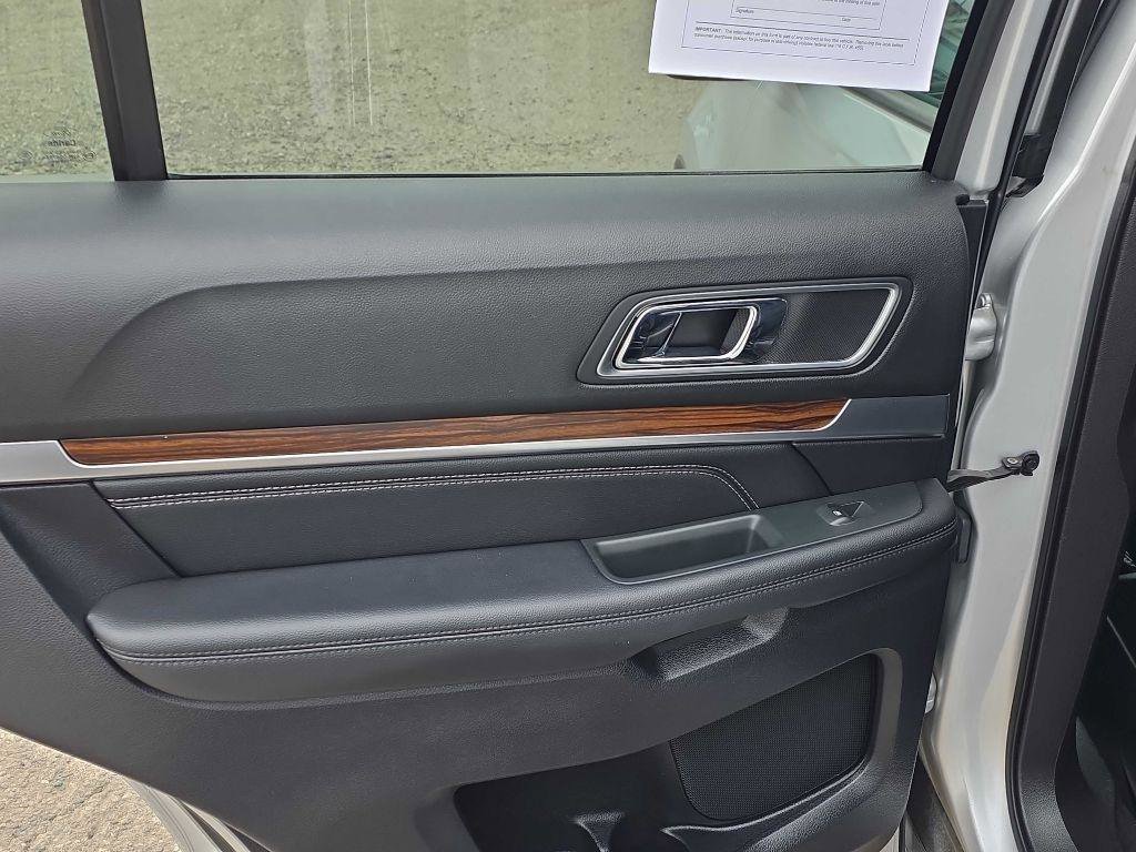 Used 2019 Ford Explorer Limited w/ Class III Trailer Tow Package image 13